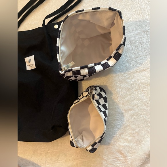 Large black Corduroy Tote Bag with 2 checkered black and white cosmetic bags - Picture 4 of 7